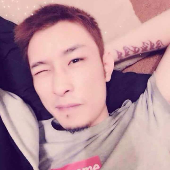 难得拥抱的第一张照片--厦门相亲服务中心
