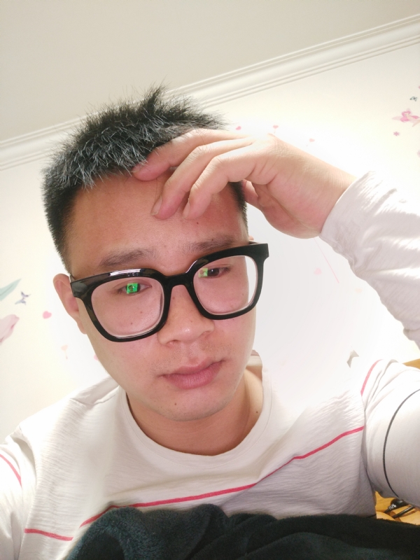 华灯初上的夜晚的第一张照片--厦门相亲服务中心