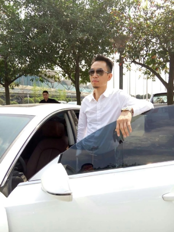 杨岳的第一张照片--厦门相亲服务中心