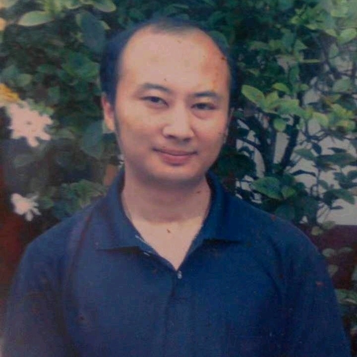 石峰里的生命的第一张照片--厦门相亲服务中心