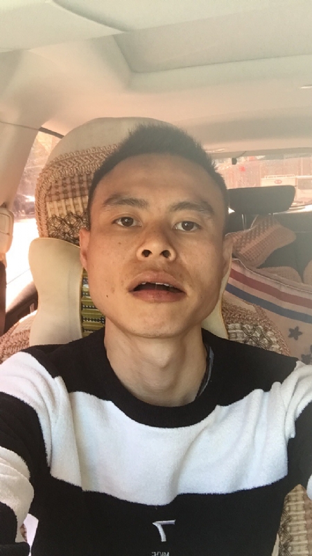 小何的第一张照片--厦门相亲服务中心