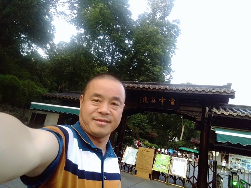 夏雨晨紫的第一张照片--厦门相亲服务中心