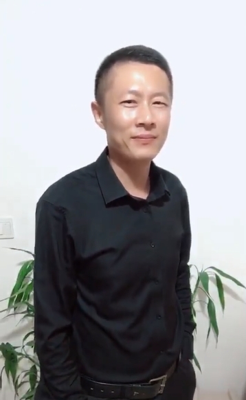 地huhi的第一张照片--厦门相亲服务中心