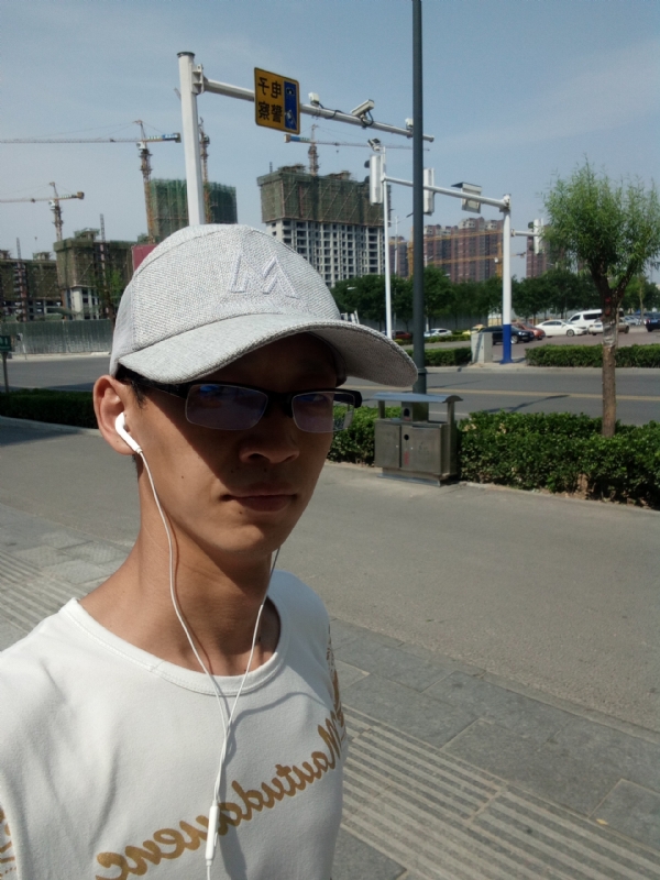挥一挥手什么都没有的第一张照片--厦门相亲服务中心
