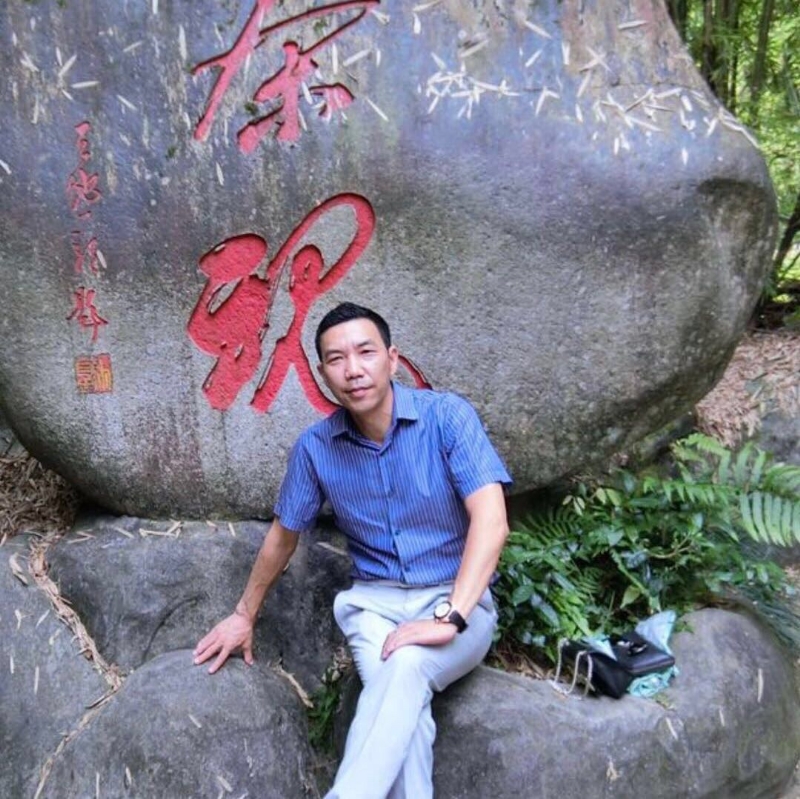 老·黄的第一张照片--厦门相亲服务中心