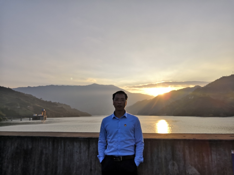 庸人自扰的第一张照片--厦门相亲服务中心