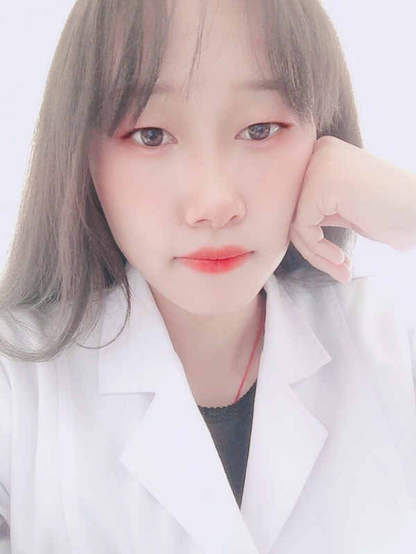 白婚纱的第一张照片--厦门相亲服务中心