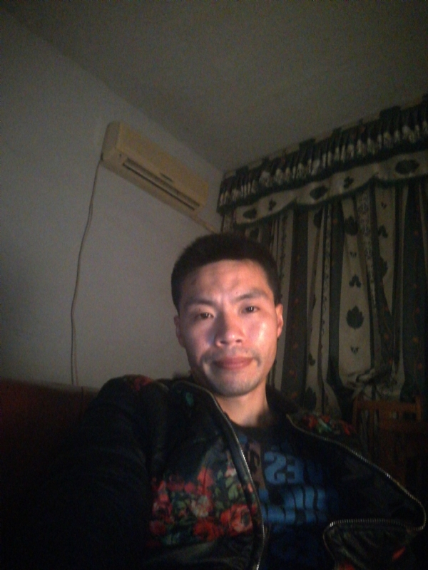 性情男儿的第一张照片--厦门相亲服务中心