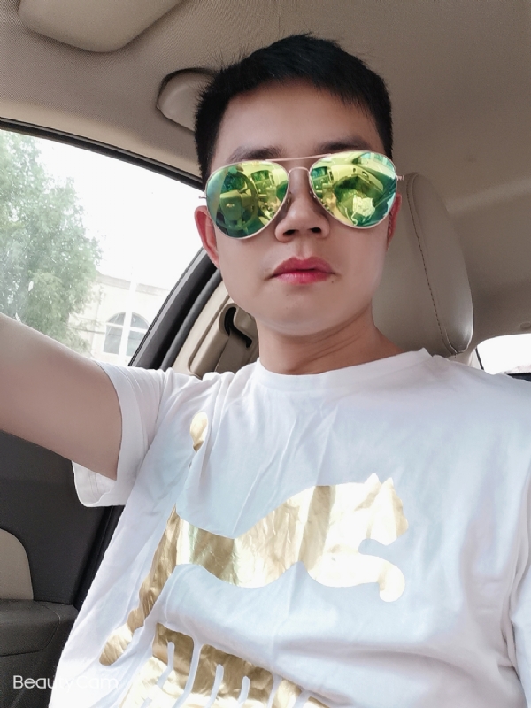 奋斗的第一张照片--厦门相亲服务中心