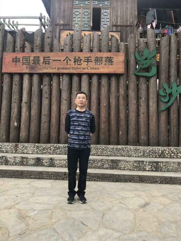 屯里的富豪的第一张照片--厦门相亲服务中心