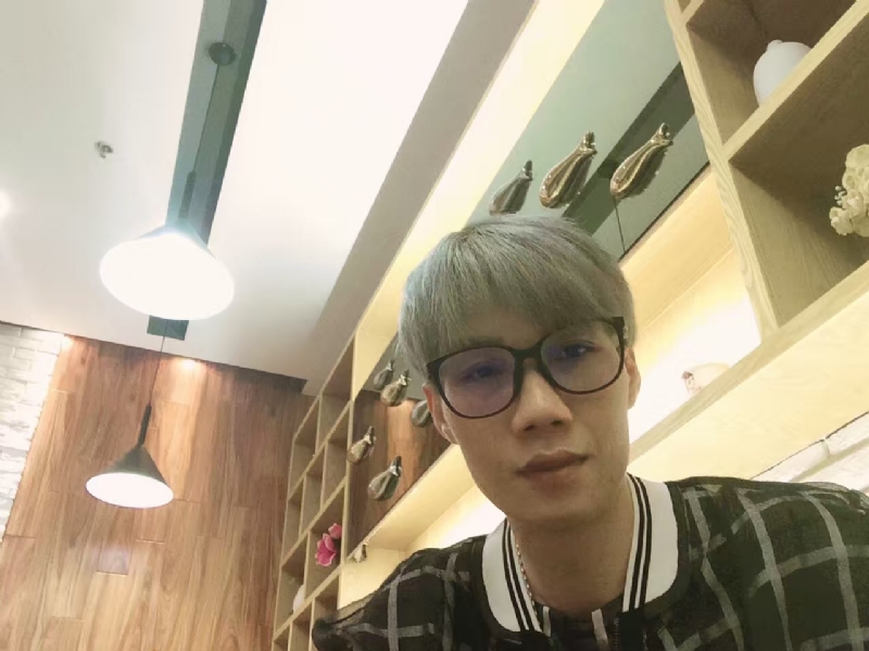 黄峰的第一张照片--厦门相亲服务中心