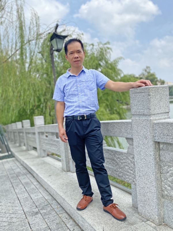 奇峰向阳的第一张照片--厦门相亲服务中心