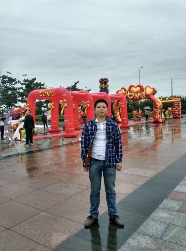 在奋斗的第三张照片--厦门相亲服务中心