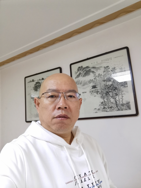 光头博士的第一张照片--厦门相亲服务中心