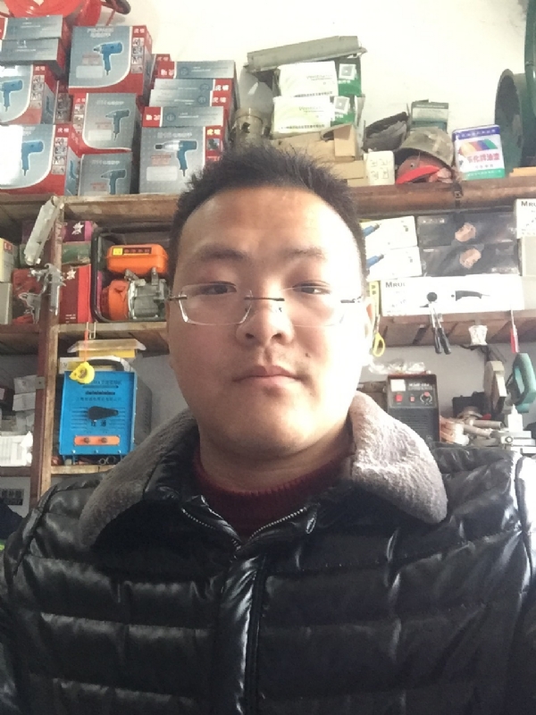 鼎福的第一张照片--厦门相亲服务中心
