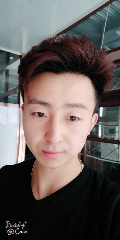 拼命微笑的第三张照片--厦门相亲服务中心