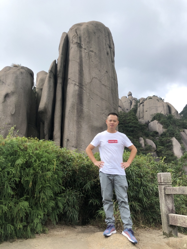 猩猩巨呃的第一张照片--厦门相亲服务中心