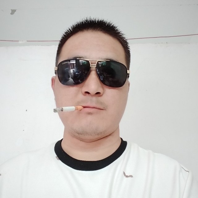 白伟伟的第一张照片--厦门相亲服务中心