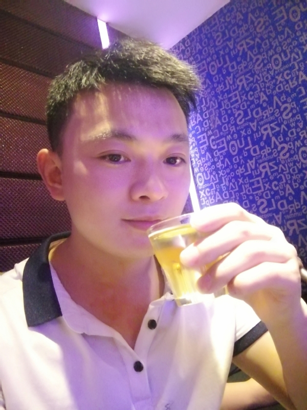 幸福的拥抱的第一张照片--厦门相亲服务中心
