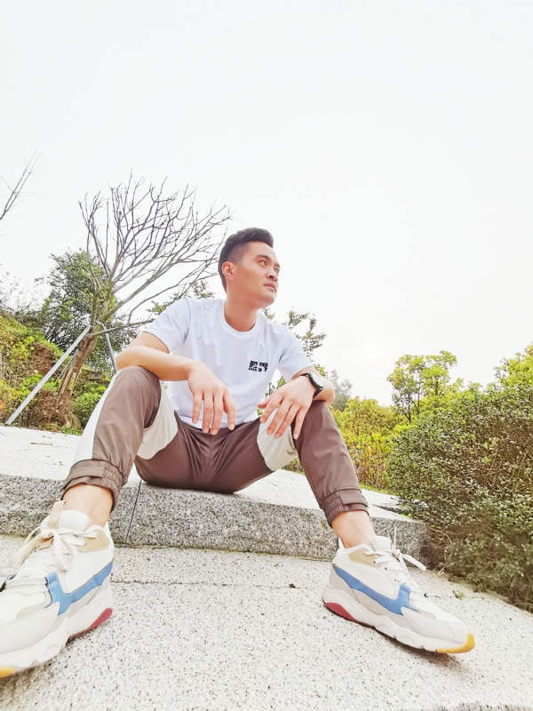 一个人，干净利落的第一张照片--厦门相亲服务中心