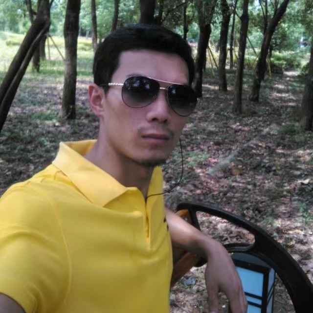 错把真心喂了狗的第二张照片--厦门相亲服务中心
