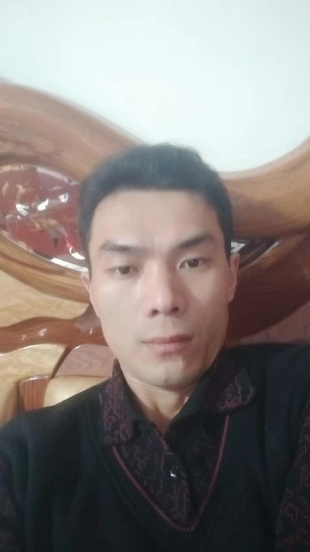 错把真心喂了狗的第四张照片--厦门相亲服务中心