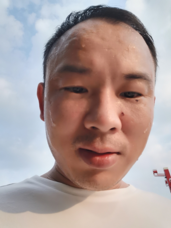 唐老鸭的第一张照片--厦门相亲服务中心