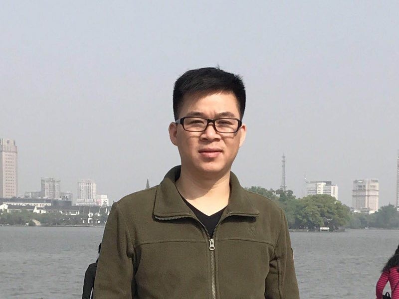 孔雀鱼的第一张照片--厦门相亲服务中心