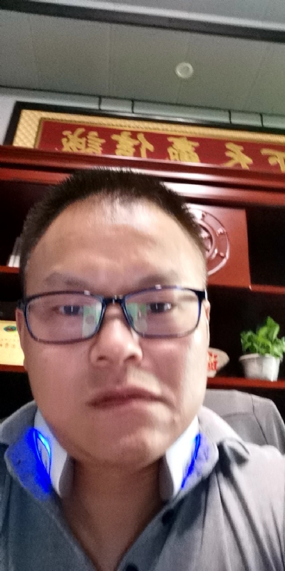模具工匠的第一张照片--厦门相亲服务中心
