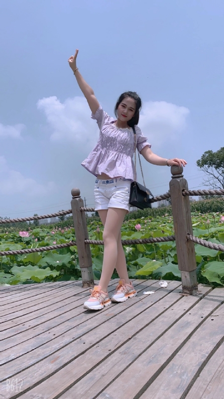 秋水伊人的第一张照片--厦门相亲服务中心