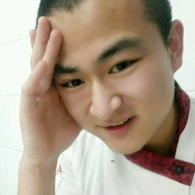 人潮拥挤的第一张照片--厦门相亲服务中心