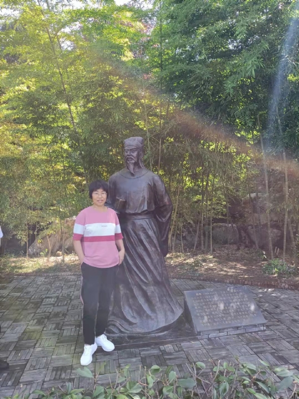 秋天的菊花的第一张照片--厦门相亲服务中心
