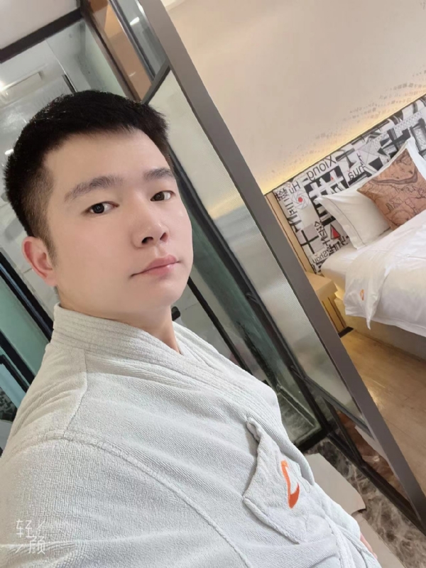 绿帽的第一张照片--厦门相亲服务中心