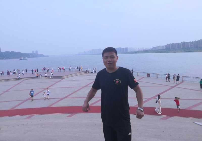 曾经心疼的我的第一张照片--厦门相亲服务中心
