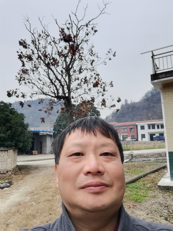 苏众青春冲浪的第一张照片--厦门相亲服务中心