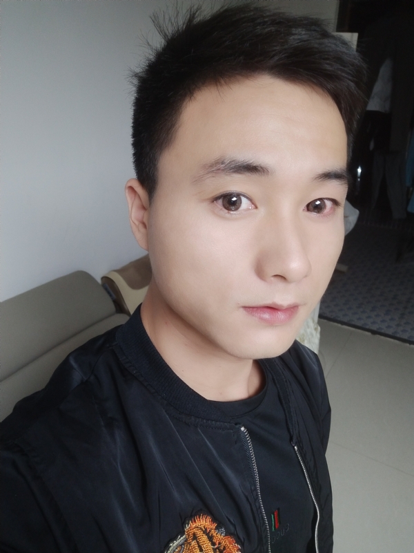 何凡的第三张照片--厦门相亲服务中心