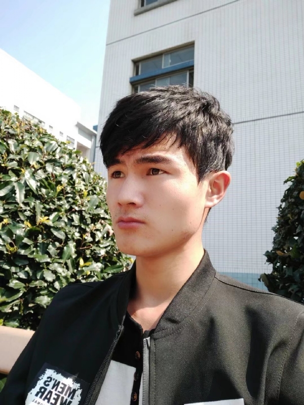阳光男孩的第四张照片--厦门相亲服务中心