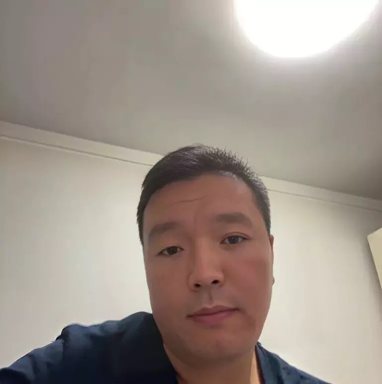 穿唐装的松鼠的第一张照片--厦门相亲服务中心