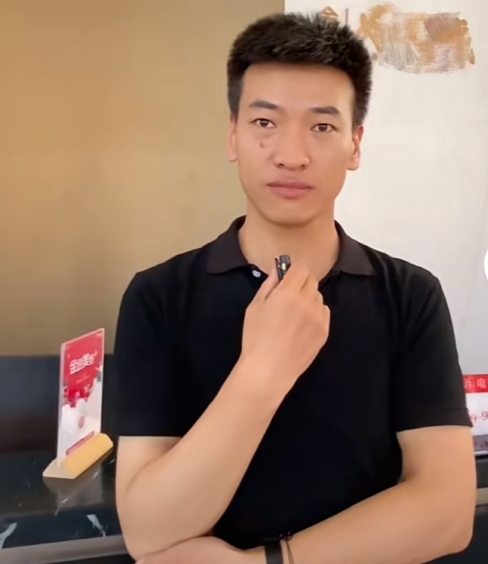 一杯梁白开的第一张照片--厦门相亲服务中心