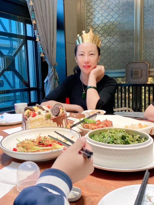 红红的第二张照片--厦门相亲服务中心