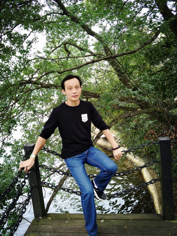 易进的第一张照片--厦门相亲服务中心