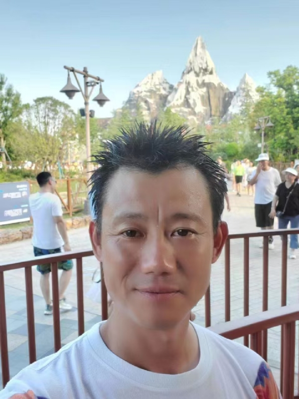 艾氏涂料博的第一张照片--厦门相亲服务中心