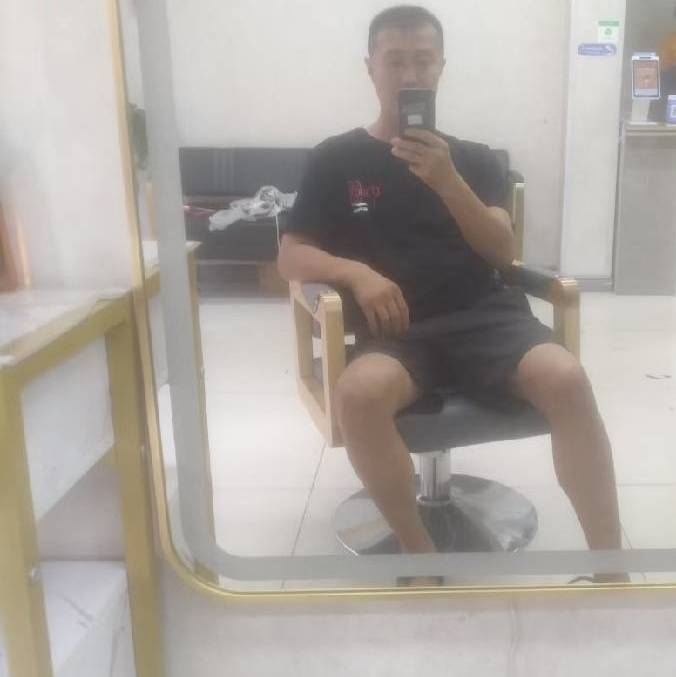 闫杰的第一张照片--厦门相亲服务中心