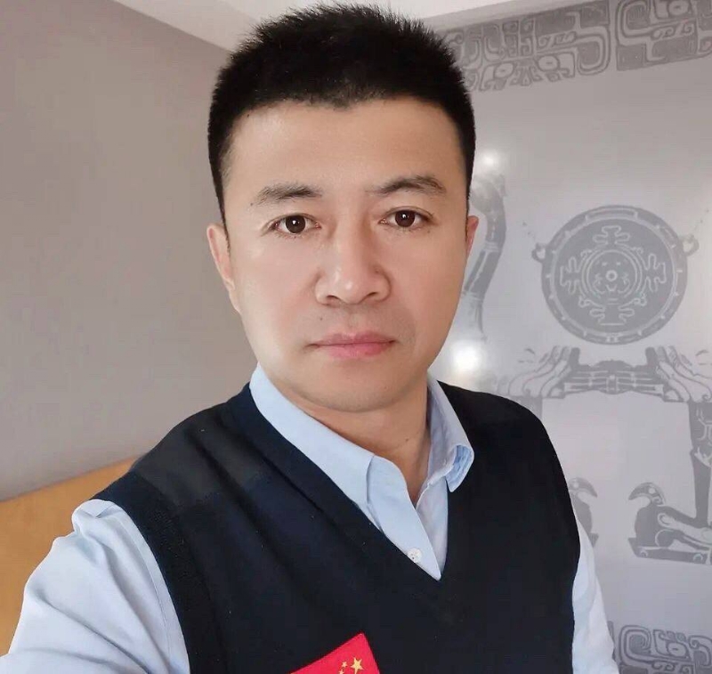 生在红旗下的第二张照片--厦门相亲服务中心