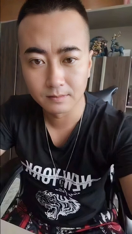 Luck耀的第一张照片--厦门相亲服务中心