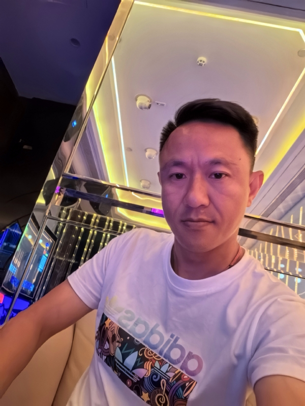 辞岸的第一张照片--厦门相亲服务中心