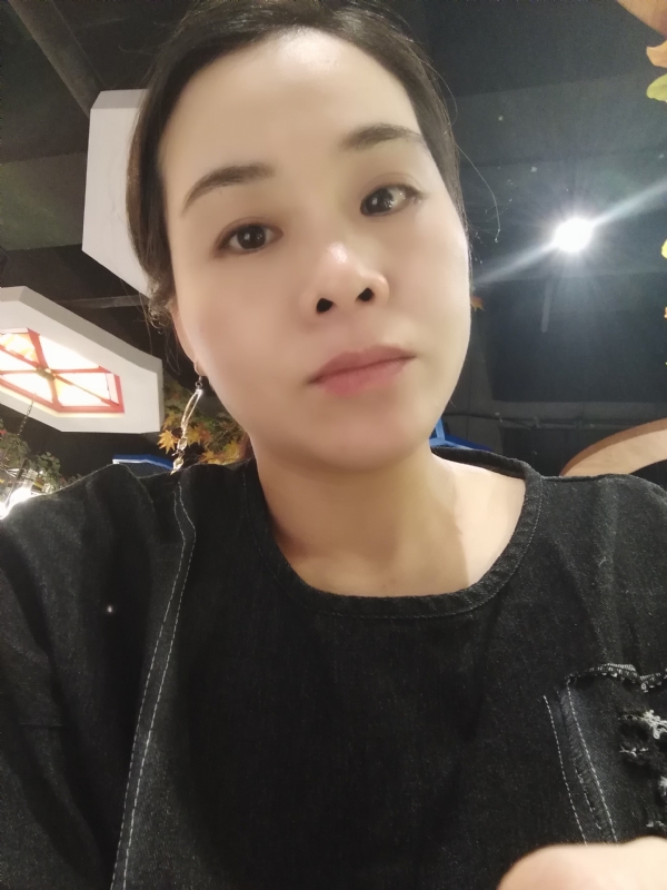 喜欢黑巧的第一张照片--厦门相亲服务中心
